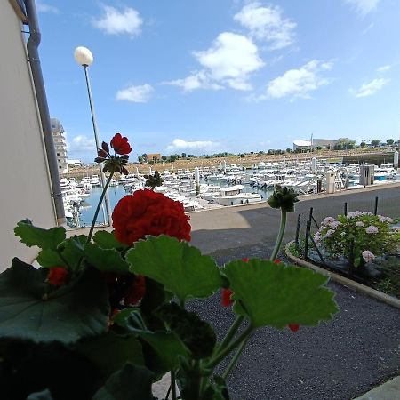 Appartement T2 cosy mis à neuf, vue mer, idéalement placé à Courseulles-sur-Mer Extérieur photo